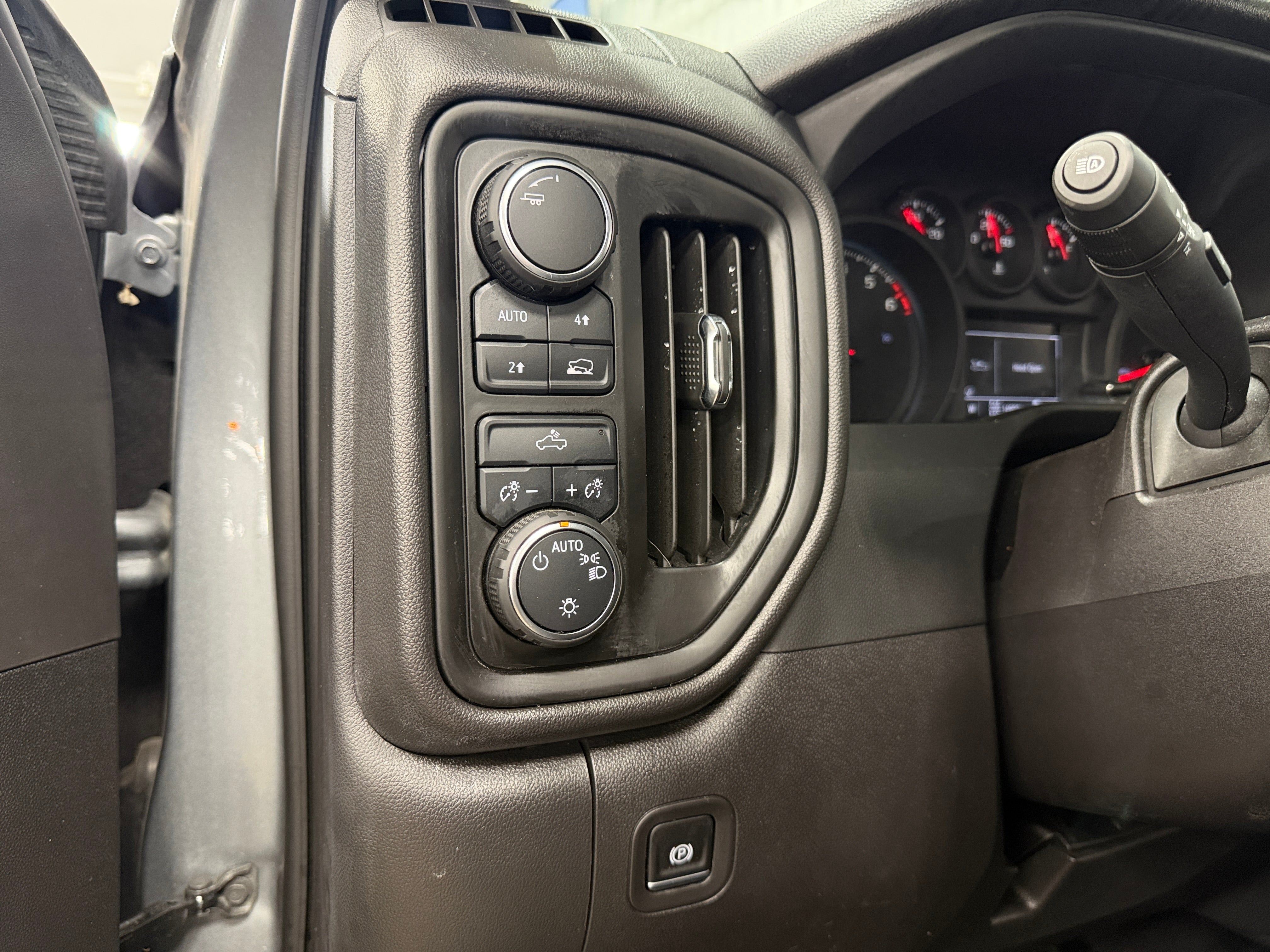 chevrolet silverado 1500 2025 3GCNKAED8SG224973 image chevrolet silverado 1500 2025 3GCNKAED8SG224973 image
